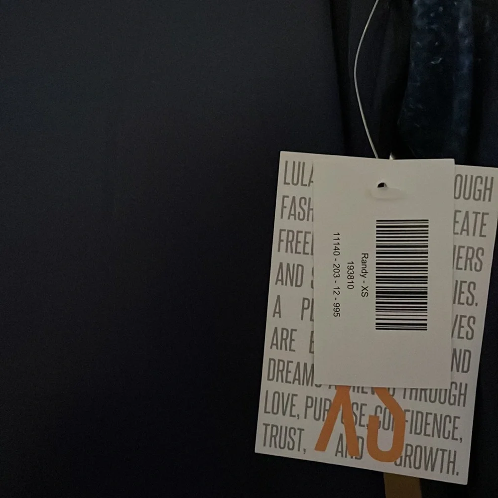 💙Lularoe NWT Randy Tee💙 - Picture 4 of 7